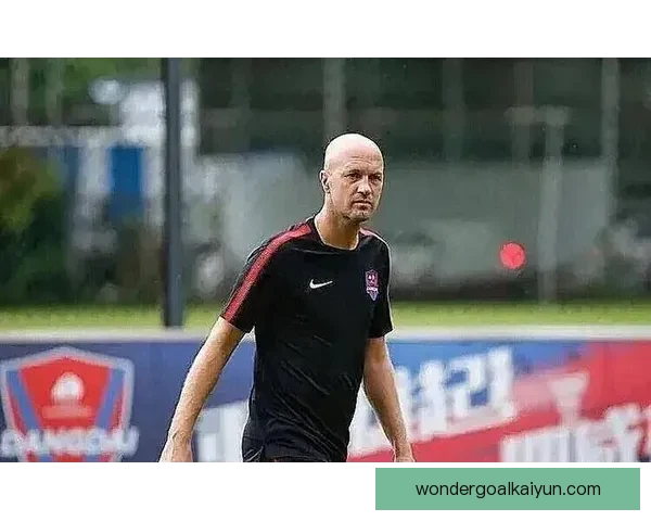 克鲁伊夫战术体系在现代足球中的影响与价值分析