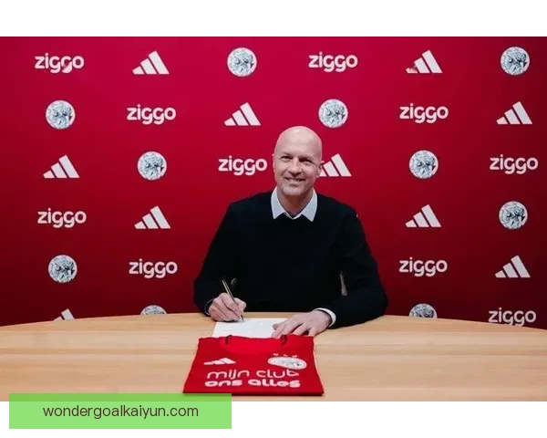 克鲁伊夫战术体系解析：对现代足球的深远影响与创新设计