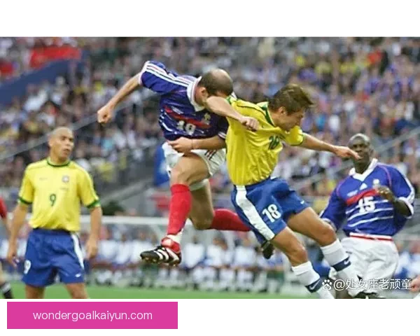 齐达内足球思想解析：战术理念与球队管理的全面性分析